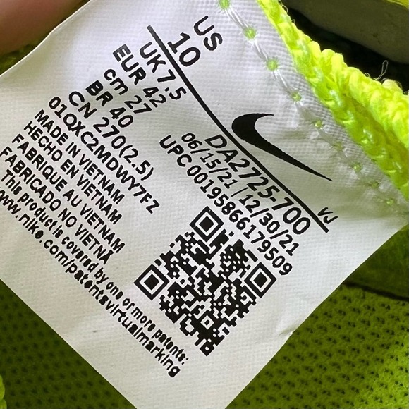 Nike Space Hippie 04 Sneakers in Light Lemon Twist - Picture 10 of 10